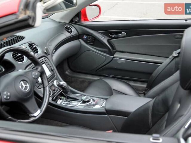 Серый Мерседес СЛ-Класс, объемом двигателя 3.72 л и пробегом 87 тыс. км за 24500 $, фото 46 на Automoto.ua