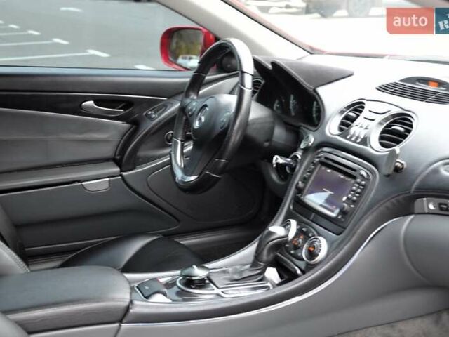 Серый Мерседес СЛ-Класс, объемом двигателя 3.7 л и пробегом 87 тыс. км за 24500 $, фото 35 на Automoto.ua