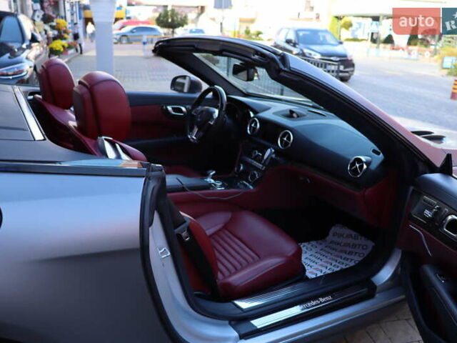 Сірий Мерседес СЛ-Клас, об'ємом двигуна 3 л та пробігом 150 тис. км за 43900 $, фото 42 на Automoto.ua