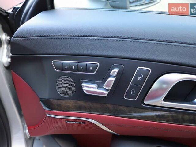 Сірий Мерседес СЛ-Клас, об'ємом двигуна 3 л та пробігом 150 тис. км за 43900 $, фото 33 на Automoto.ua