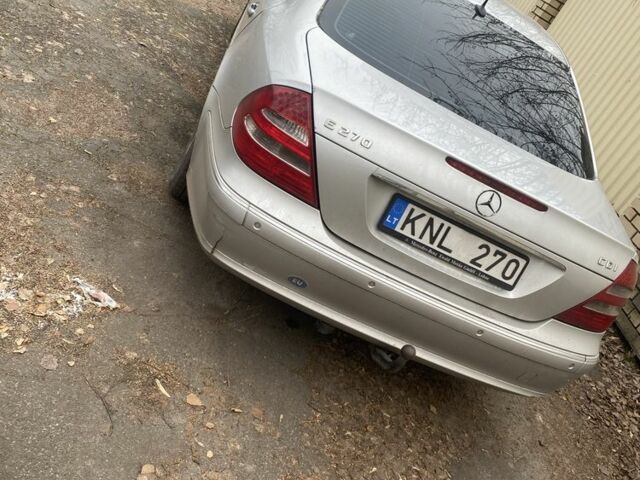 Серый Мерседес СЛ-Класс, объемом двигателя 2.7 л и пробегом 355 тыс. км за 2999 $, фото 2 на Automoto.ua