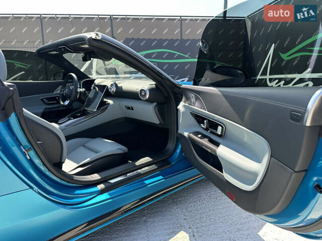 Синій Мерседес СЛ-Клас, об'ємом двигуна 3.98 л та пробігом 9 тис. км за 159999 $, фото 18 на Automoto.ua