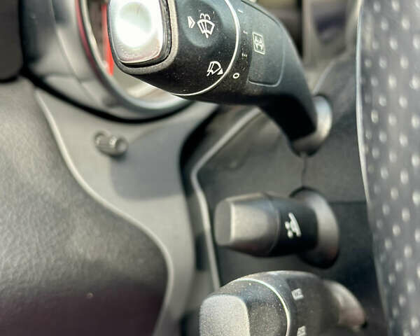 Білий Мерседес СЛЦ-Класс, об'ємом двигуна 1.99 л та пробігом 83 тис. км за 19900 $, фото 18 на Automoto.ua