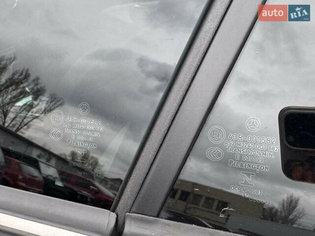 Красный Мерседес СЛЦ-Класс, объемом двигателя 3 л и пробегом 29 тыс. км за 32000 $, фото 21 на Automoto.ua