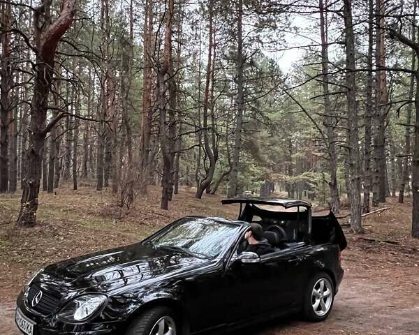 Черный Мерседес СЛК-Класс, объемом двигателя 2 л и пробегом 290 тыс. км за 7500 $, фото 3 на Automoto.ua