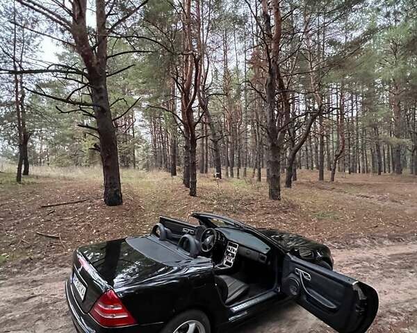 Черный Мерседес СЛК-Класс, объемом двигателя 2 л и пробегом 290 тыс. км за 7500 $, фото 4 на Automoto.ua