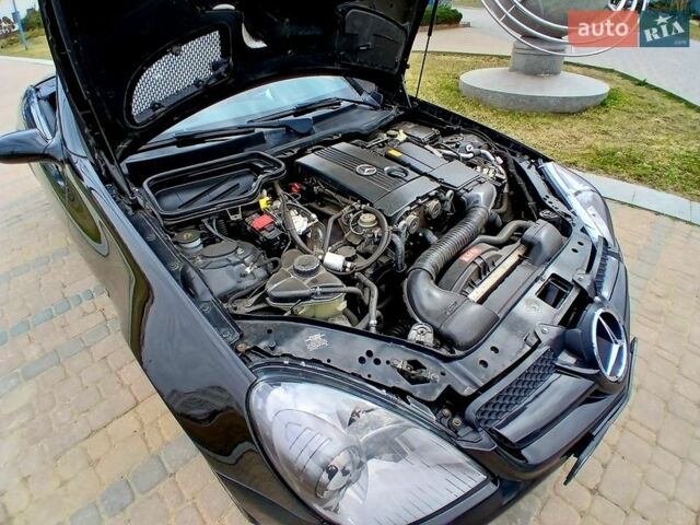 Чорний Мерседес СЛК-Клас, об'ємом двигуна 1.8 л та пробігом 207 тис. км за 9500 $, фото 29 на Automoto.ua