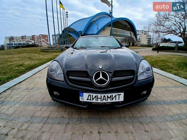 Черный Мерседес СЛК-Класс, объемом двигателя 1.8 л и пробегом 207 тыс. км за 9500 $, фото 1 на Automoto.ua
