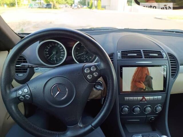 Черный Мерседес СЛК-Класс, объемом двигателя 3.5 л и пробегом 123 тыс. км за 16500 $, фото 56 на Automoto.ua