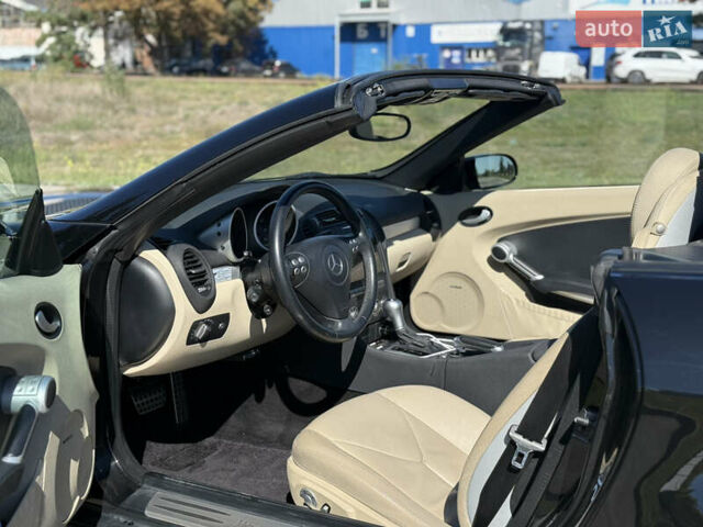 Чорний Мерседес СЛК-Клас, об'ємом двигуна 3.5 л та пробігом 135 тис. км за 13800 $, фото 14 на Automoto.ua