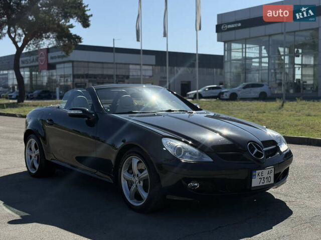 Чорний Мерседес СЛК-Клас, об'ємом двигуна 3.5 л та пробігом 135 тис. км за 13800 $, фото 15 на Automoto.ua