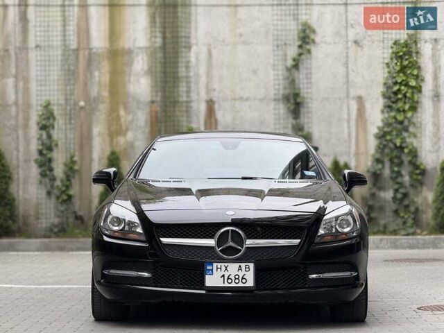 Черный Мерседес СЛК-Класс, объемом двигателя 1.8 л и пробегом 240 тыс. км за 12999 $, фото 3 на Automoto.ua