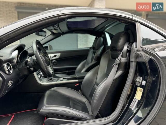 Черный Мерседес СЛК-Класс, объемом двигателя 1.8 л и пробегом 240 тыс. км за 12999 $, фото 25 на Automoto.ua