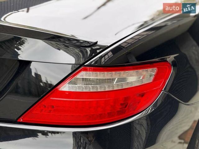 Черный Мерседес СЛК-Класс, объемом двигателя 1.8 л и пробегом 240 тыс. км за 12999 $, фото 17 на Automoto.ua