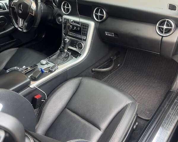 Чорний Мерседес СЛК-Клас, об'ємом двигуна 1.8 л та пробігом 179 тис. км за 17500 $, фото 12 на Automoto.ua