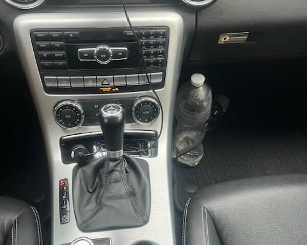 Чорний Мерседес СЛК-Клас, об'ємом двигуна 1.8 л та пробігом 179 тис. км за 17500 $, фото 15 на Automoto.ua