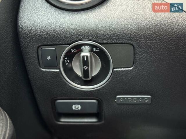 Черный Мерседес СЛК-Класс, объемом двигателя 1.8 л и пробегом 240 тыс. км за 12999 $, фото 35 на Automoto.ua