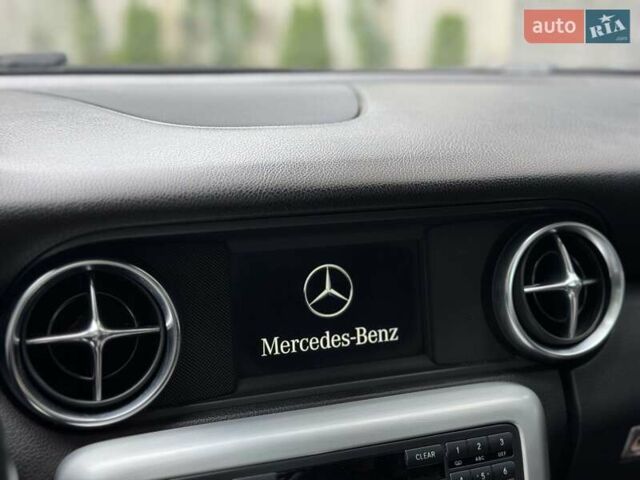 Черный Мерседес СЛК-Класс, объемом двигателя 1.8 л и пробегом 240 тыс. км за 12999 $, фото 41 на Automoto.ua