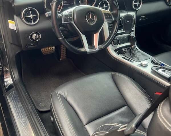 Чорний Мерседес СЛК-Клас, об'ємом двигуна 1.8 л та пробігом 179 тис. км за 17500 $, фото 9 на Automoto.ua