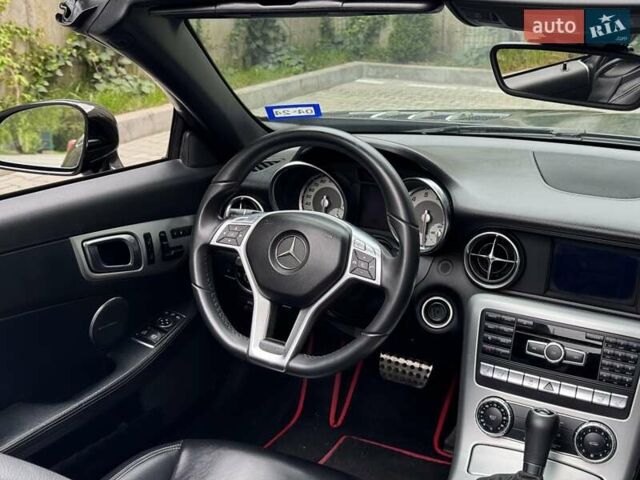Черный Мерседес СЛК-Класс, объемом двигателя 1.8 л и пробегом 240 тыс. км за 12999 $, фото 34 на Automoto.ua