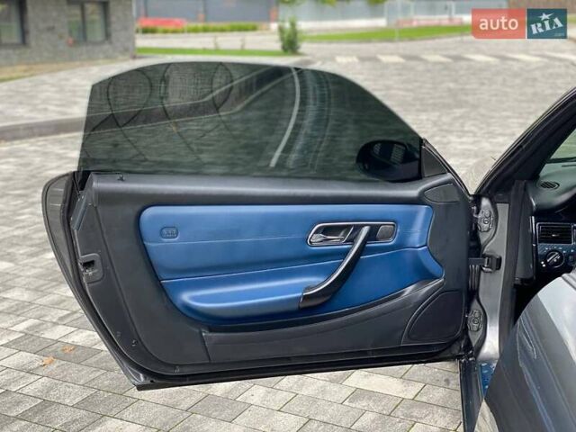 Сірий Мерседес СЛК-Клас, об'ємом двигуна 2 л та пробігом 209 тис. км за 4600 $, фото 15 на Automoto.ua