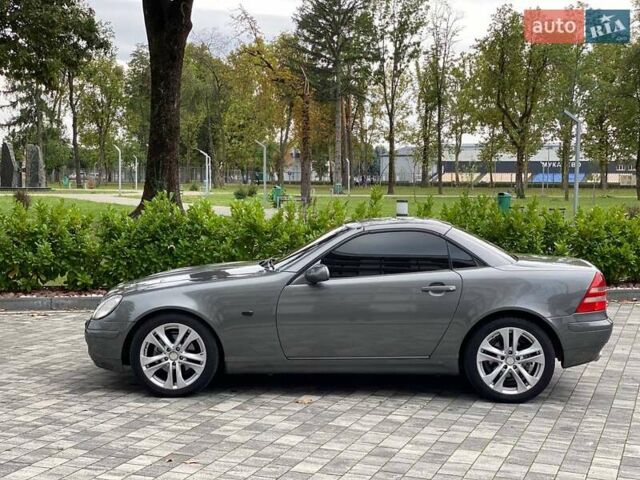 Сірий Мерседес СЛК-Клас, об'ємом двигуна 2 л та пробігом 209 тис. км за 4600 $, фото 5 на Automoto.ua