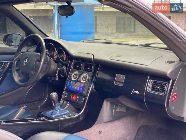 Сірий Мерседес СЛК-Клас, об'ємом двигуна 2 л та пробігом 209 тис. км за 4600 $, фото 16 на Automoto.ua