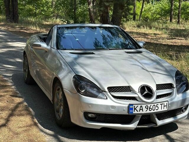 Серый Мерседес СЛК-Класс, объемом двигателя 1.8 л и пробегом 197 тыс. км за 5500 $, фото 1 на Automoto.ua