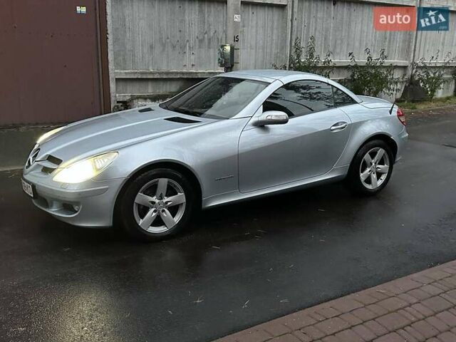 Мерседес СЛК-Клас 2005 у Києві на Automoto.ua Сірий Мерседес СЛК-Клас, об'ємом двигуна 1.8 л та пробігом 98 тис. км за 12700 $, фото 9 на Automoto.ua