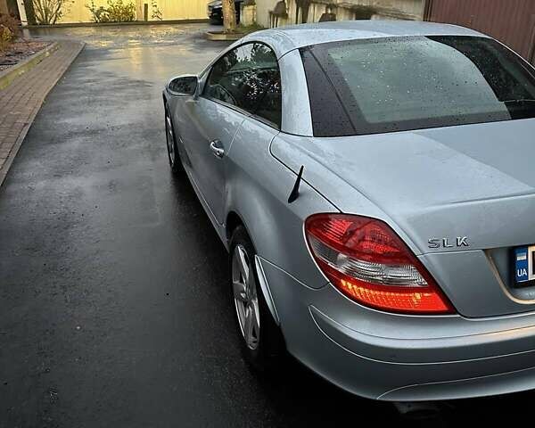 Мерседес СЛК-Клас 2005 у Києві на Automoto.ua Сірий Мерседес СЛК-Клас, об'ємом двигуна 1.8 л та пробігом 98 тис. км за 12700 $, фото 5 на Automoto.ua