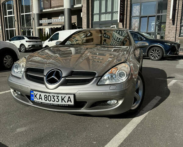 Сірий Мерседес СЛК-Клас, об'ємом двигуна 3 л та пробігом 80 тис. км за 10000 $, фото 5 на Automoto.ua