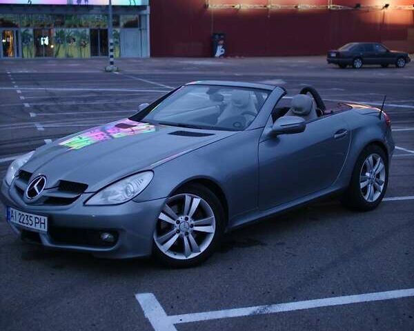 Серый Мерседес СЛК-Класс, объемом двигателя 3 л и пробегом 170 тыс. км за 10500 $, фото 22 на Automoto.ua