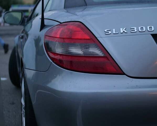 Серый Мерседес СЛК-Класс, объемом двигателя 3 л и пробегом 170 тыс. км за 10500 $, фото 8 на Automoto.ua