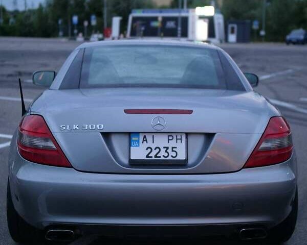 Серый Мерседес СЛК-Класс, объемом двигателя 3 л и пробегом 170 тыс. км за 10500 $, фото 7 на Automoto.ua