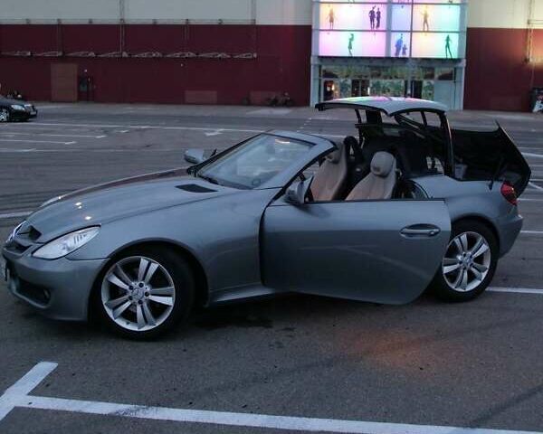 Серый Мерседес СЛК-Класс, объемом двигателя 3 л и пробегом 170 тыс. км за 10500 $, фото 20 на Automoto.ua