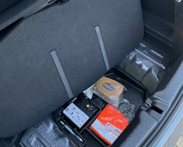 Сірий Мерседес СЛК-Клас, об'ємом двигуна 1.8 л та пробігом 93 тис. км за 20500 $, фото 10 на Automoto.ua