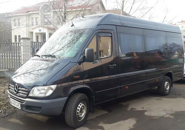 Чорний Мерседес Sprinter 313 груз.-пасс., об'ємом двигуна 2.2 л та пробігом 740 тис. км за 8000 $, фото 2 на Automoto.ua