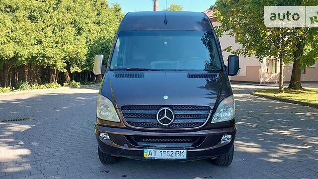 Коричневый Мерседес Sprinter 313 груз.-пасс., объемом двигателя 2.2 л и пробегом 400 тыс. км за 14850 $, фото 2 на Automoto.ua