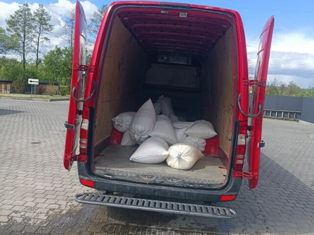 Красный Мерседес Спринтер 313, объемом двигателя 2.1 л и пробегом 183 тыс. км за 12900 $, фото 5 на Automoto.ua