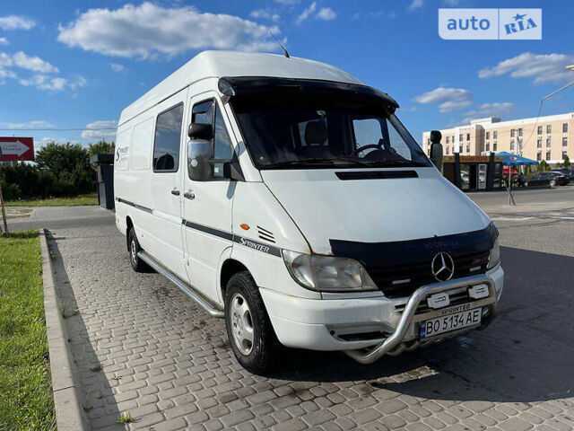 Белый Мерседес Sprinter 316 груз.-пасс., объемом двигателя 2.7 л и пробегом 550 тыс. км за 8200 $, фото 4 на Automoto.ua