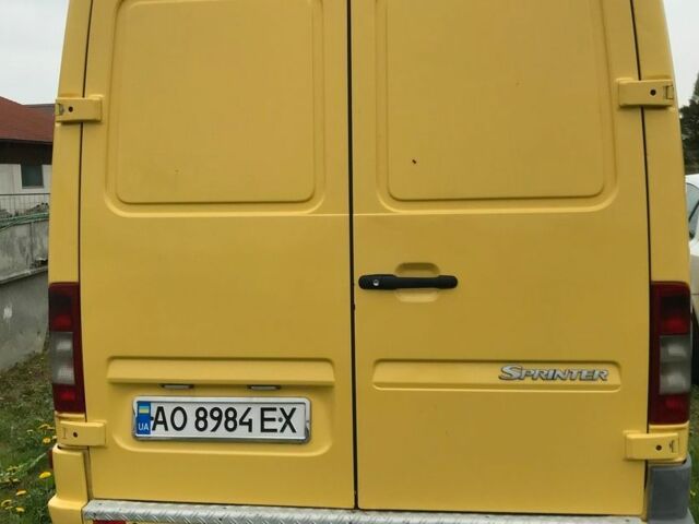Жовтий Мерседес Спрінтер 316 пас., об'ємом двигуна 2.7 л та пробігом 700 тис. км за 10000 $, фото 6 на Automoto.ua
