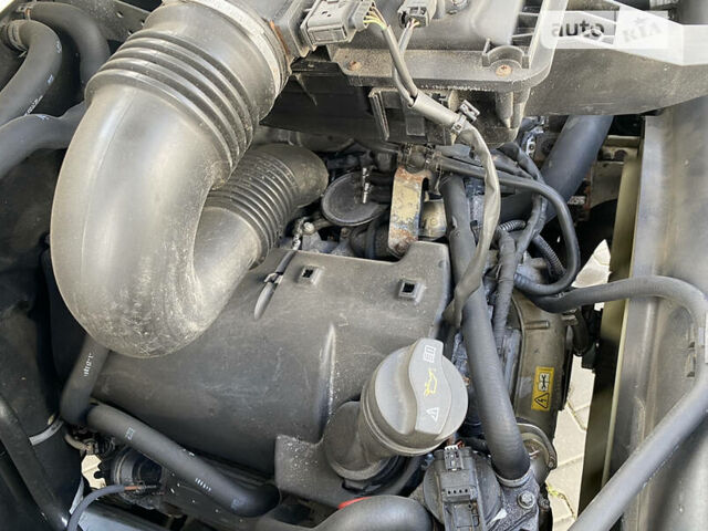 Белый Мерседес Sprinter 319 груз.-пасс., объемом двигателя 3 л и пробегом 855 тыс. км за 23500 $, фото 15 на Automoto.ua