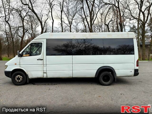 Белый Мерседес Sprinter, объемом двигателя 2.9 л и пробегом 300 тыс. км за 7000 $, фото 7 на Automoto.ua