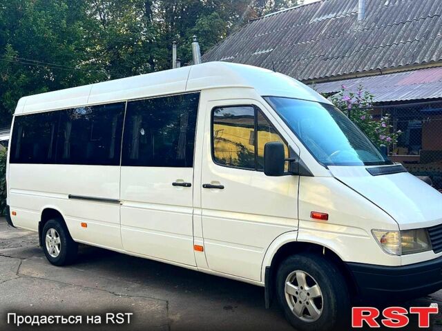 Белый Мерседес Sprinter, объемом двигателя 2.9 л и пробегом 100 тыс. км за 8000 $, фото 1 на Automoto.ua