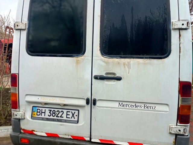 Белый Мерседес Sprinter, объемом двигателя 29 л и пробегом 850 тыс. км за 7500 $, фото 6 на Automoto.ua