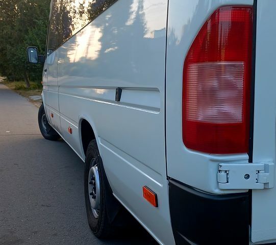 Білий Мерседес Sprinter, об'ємом двигуна 2.3 л та пробігом 200 тис. км за 10300 $, фото 5 на Automoto.ua