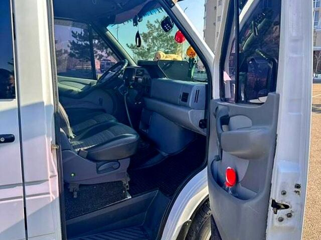 Білий Мерседес Sprinter, об'ємом двигуна 29 л та пробігом 700 тис. км за 13000 $, фото 6 на Automoto.ua