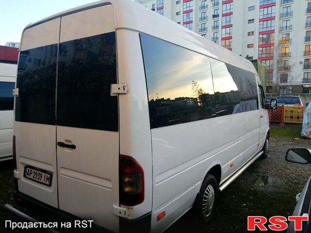 Белый Мерседес Sprinter, объемом двигателя 2.9 л и пробегом 100 тыс. км за 13000 $, фото 4 на Automoto.ua