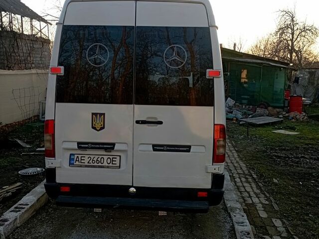 Белый Мерседес Sprinter, объемом двигателя 2.2 л и пробегом 480 тыс. км за 5000 $, фото 9 на Automoto.ua