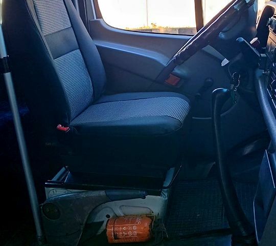Белый Мерседес Sprinter, объемом двигателя 2.9 л и пробегом 800 тыс. км за 10000 $, фото 2 на Automoto.ua
